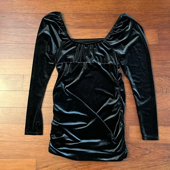 ⭐️ Velvet Square Neck Mini Dress - Picture 3 of 6